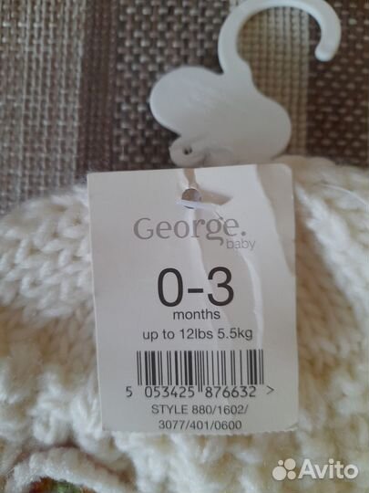 Шапочка и варежки для новорожденного