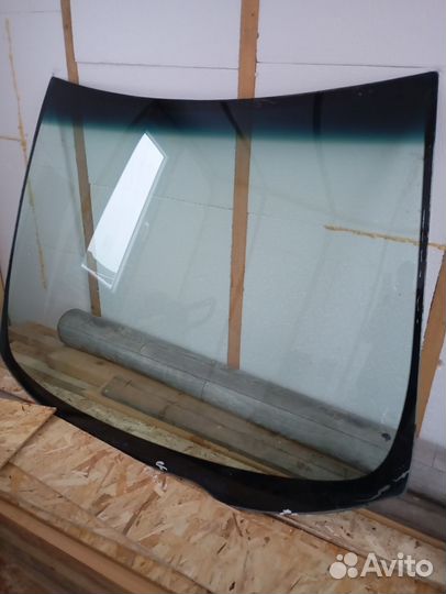 Лобовое стекло