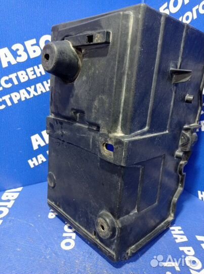 Площадка под аккумулятор Ford Focus 3 седан iqda