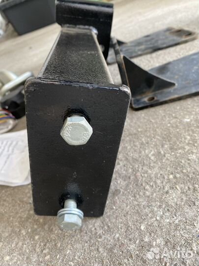 Фаркоп lexus LX 470 1998 -2006