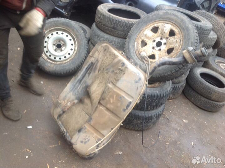 Бак топливный Ауди 80 бензобак