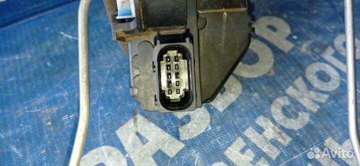 Передний правый замок двери Opel Astra J хэтчбек