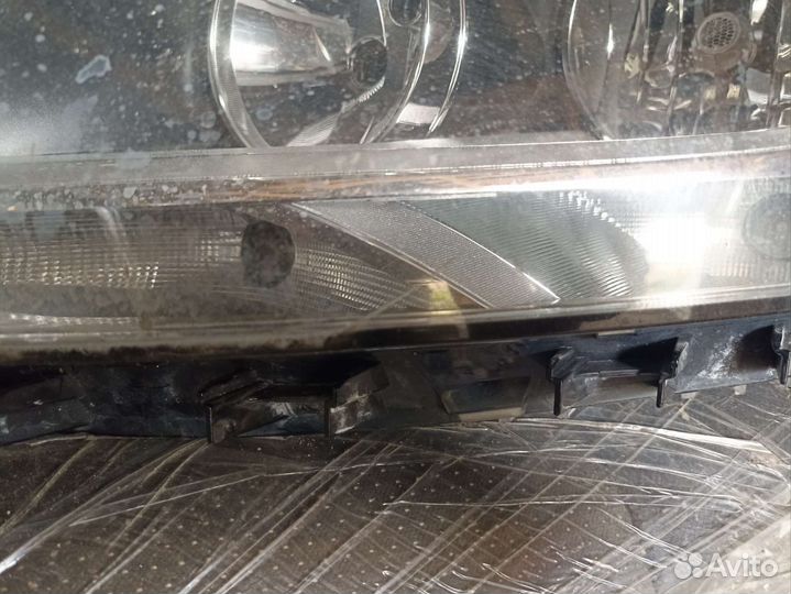 Фара левая Jetta 6