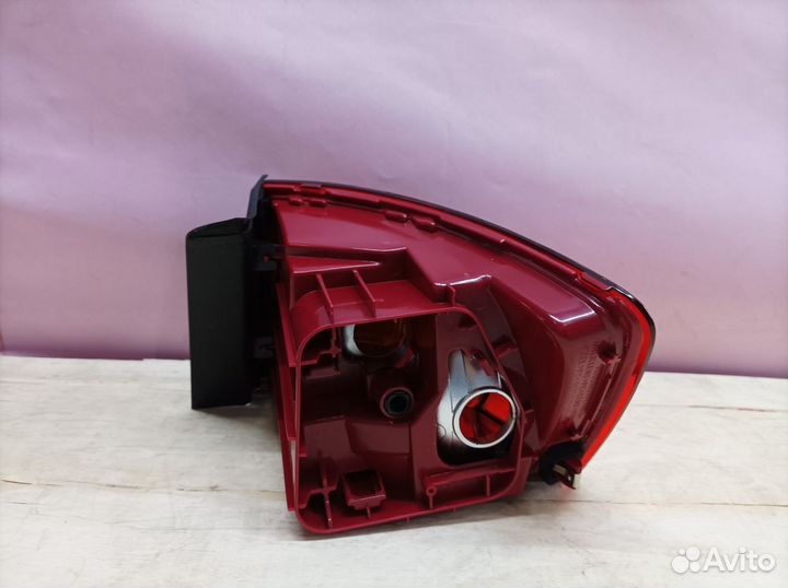 Фонарь левый внешний Volkswagen Jetta 6 2010
