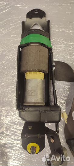 Передний ремень безопасности Volvo S80