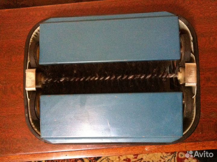 Механическая щётка для ковров 