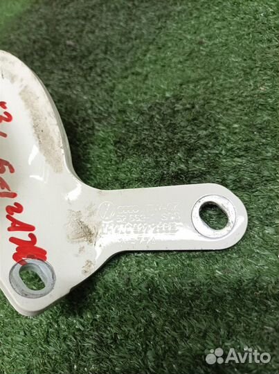 Петля двери багажника Audi Q7 2005