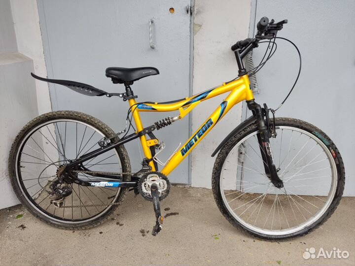 Два подростковых велосипеда