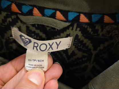 Ветровка Roxy S зелёная болотная хаки, Москва
