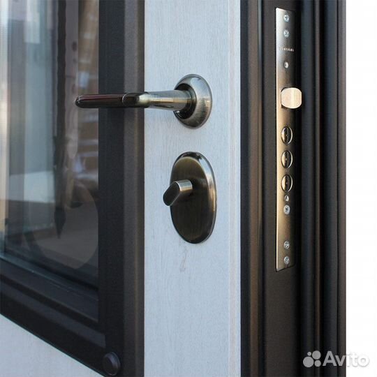 Входная дверь 