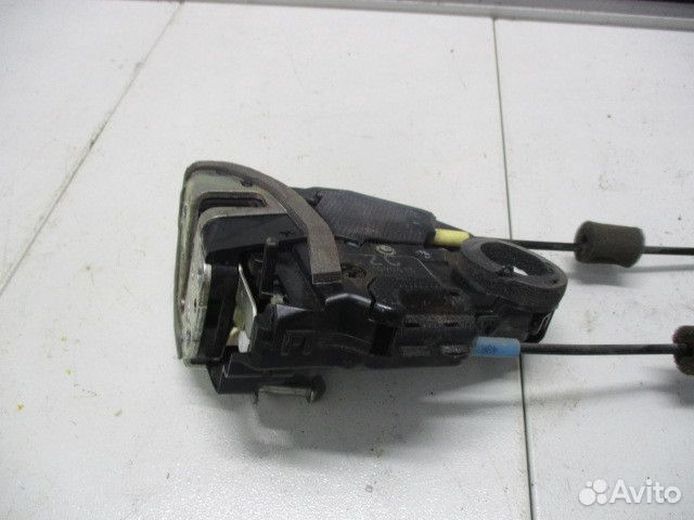 Замок двери задней левой Toyota RAV 4 3 (CA30)