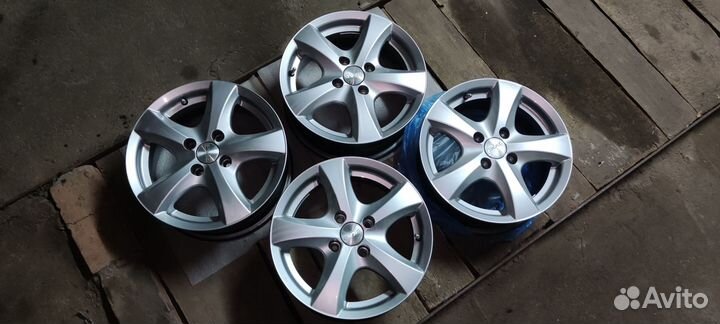 Диск R14 4x100 5,5J ET35 D67,1 Скад Уран-2 селена