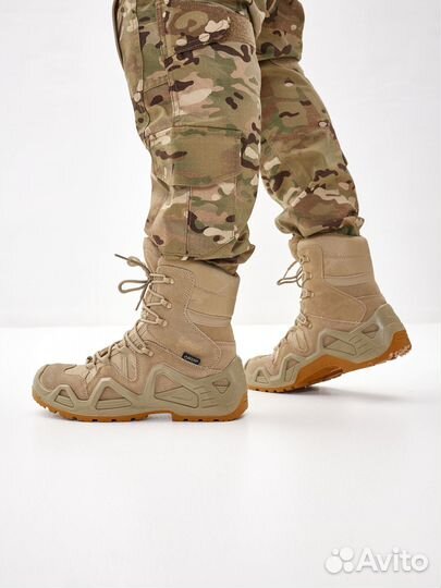 Трекинговые ботинки