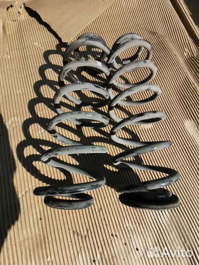 Пружины задней подвески VW jetta 6