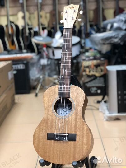 Укулеле тенор (индонезия) натуральный цвет