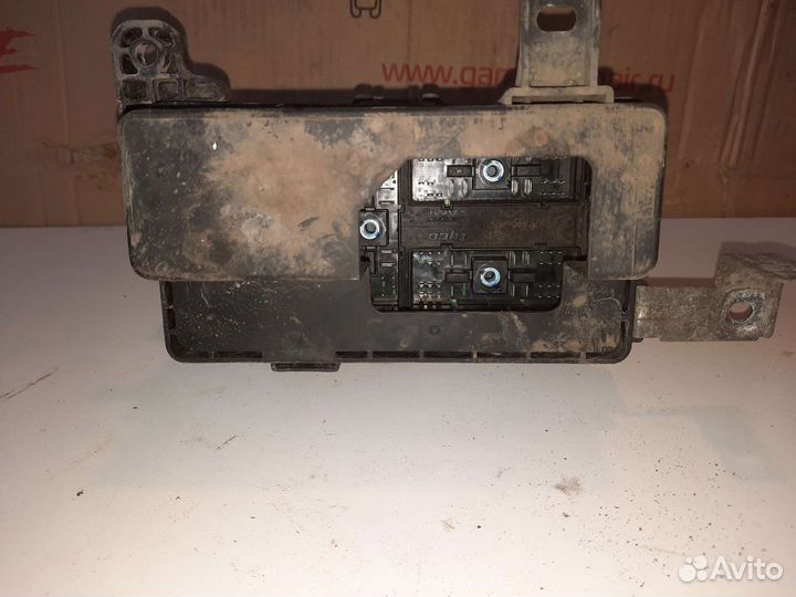 Блок реле подкапотный Chevrolet Aveo T250 f14d3