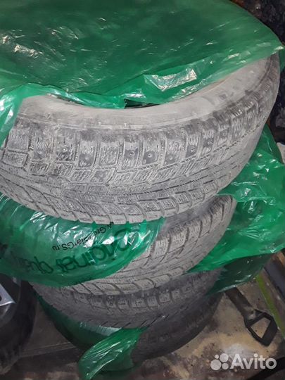 Michelin X-Ice North 215/60 R16