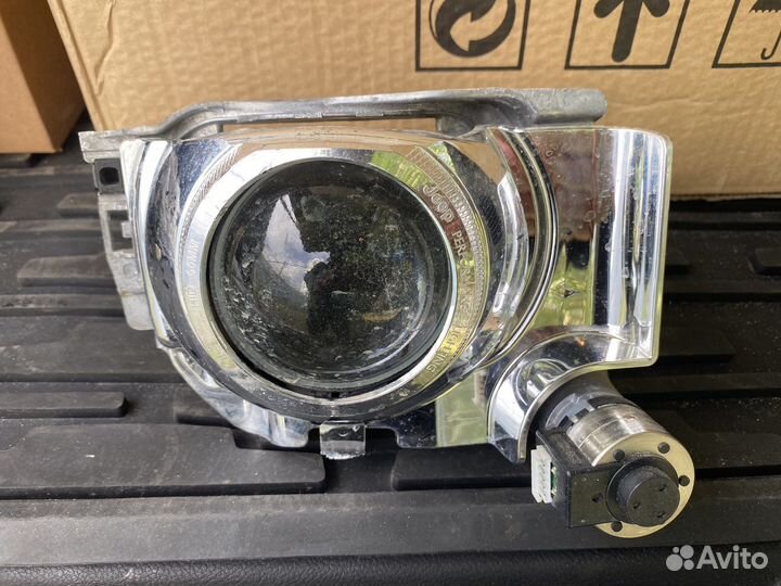 Jeep grand cherokee WK2 Линза правая