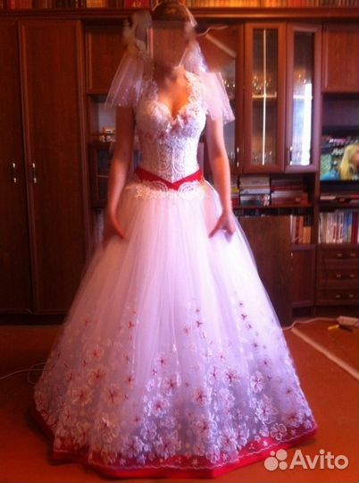 Свадебное платье