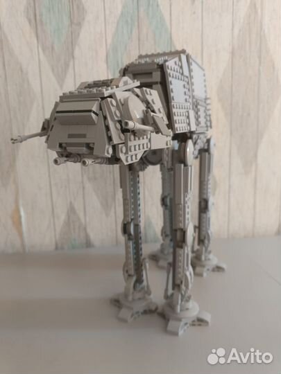 Аналог Lego Star Wars - ходячий танк AT-AT