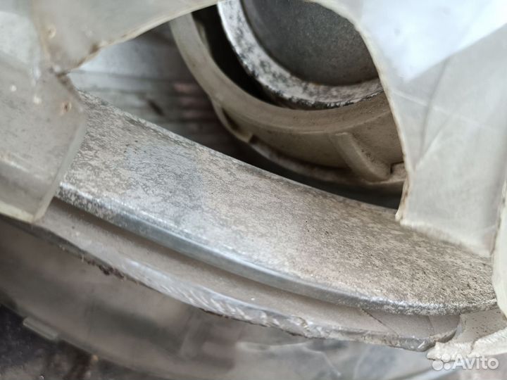 Левая фара Bixenon mercedes 212 с дефектом