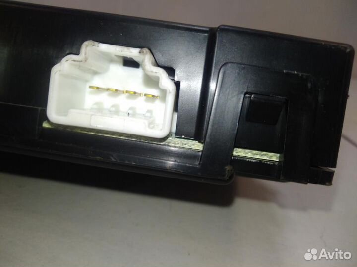 Блок управления климатической установкой Infiniti