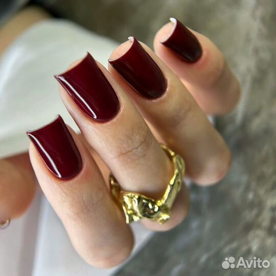 Модель на маникюр