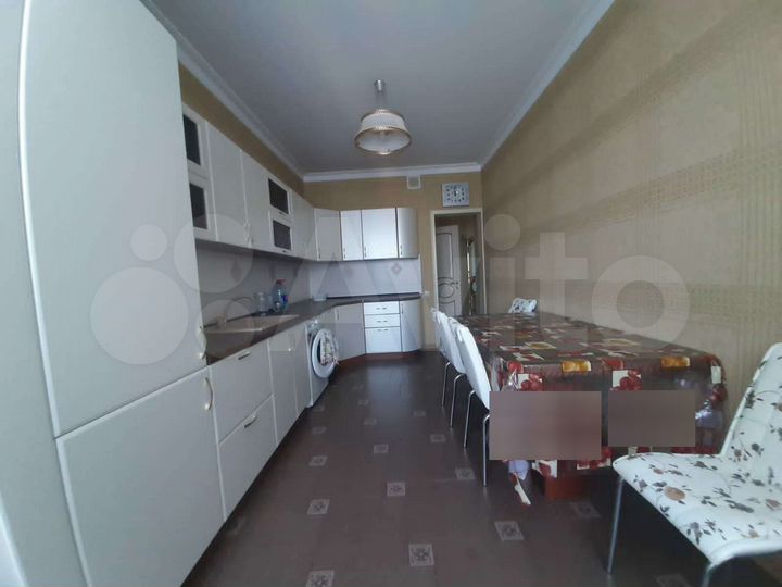 2-к. квартира, 80 м², 2/5 эт.