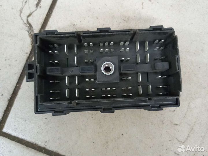 Блок предохранителей салонный Шевроле Лачетти