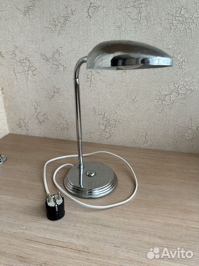 Лампа настольная
