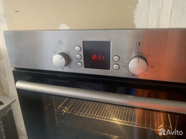 Духовой шкаф электрический Bosch, как новый