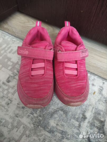 Кроссовки лэсси 27