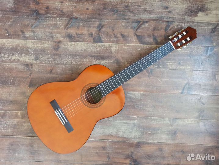 Гитара Yamaha C40