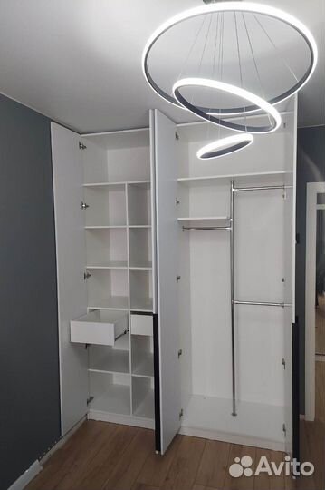 Шкаф для спальни с ящиками