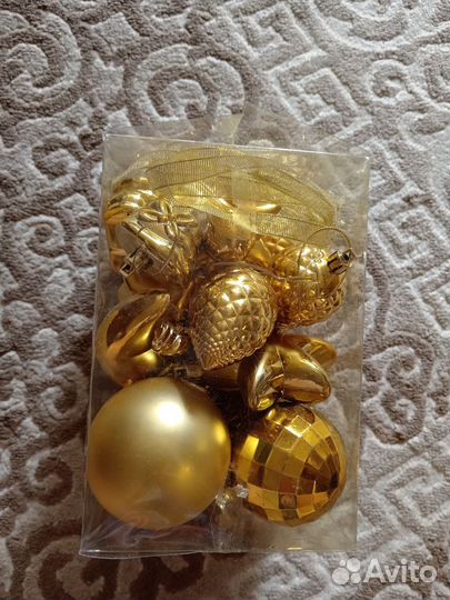 Новогодние игрушки