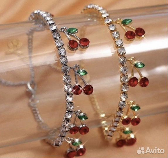 Браслет с вишнями