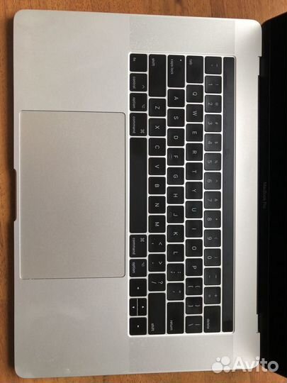 MacBook Pro 15 2017 Silver (Touchbar)