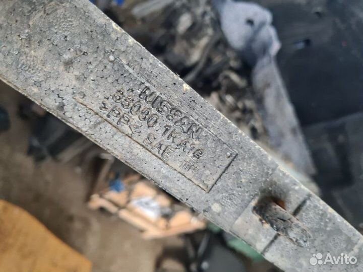 Абсорбер бампера задний Nissan Juke F15 HR16DE