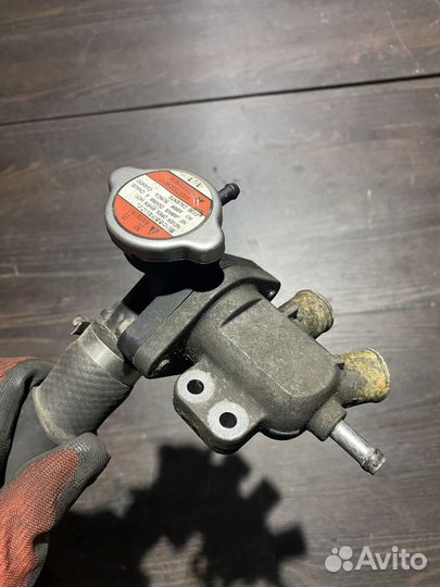 Корпус термостата для suzuki gsf650 bandit 07-08