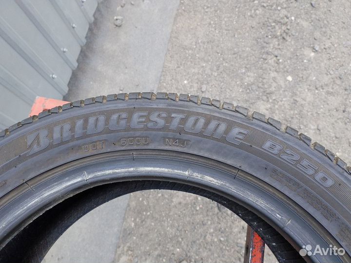 Bridgestone B250 175/55 R15 77T