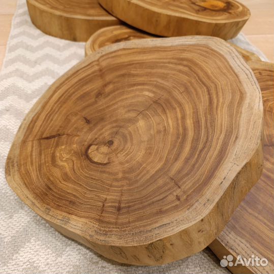 Столик из спила карагача