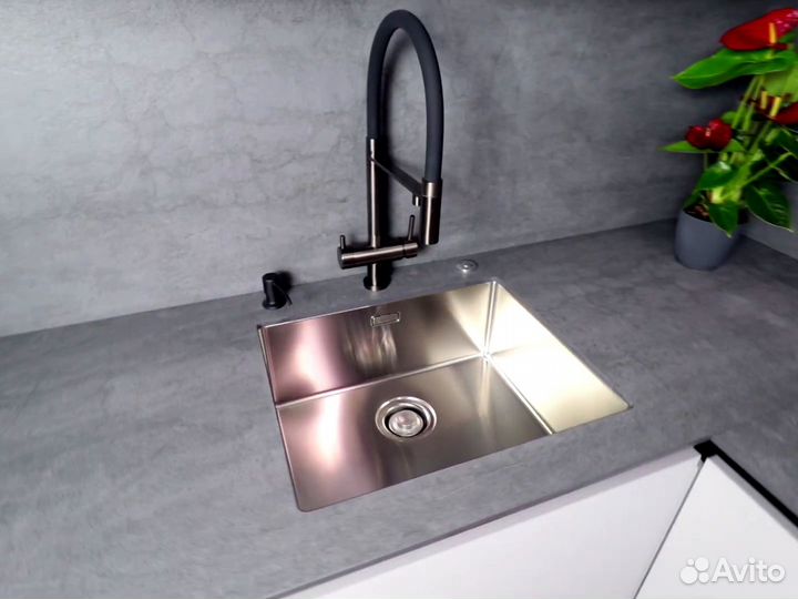 Кухни на заказ - премиум, бесплатный замер