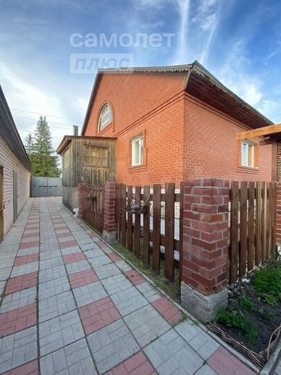 Дом 341,2 м² на участке 14 сот.