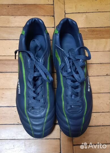 Футбольные бутсы