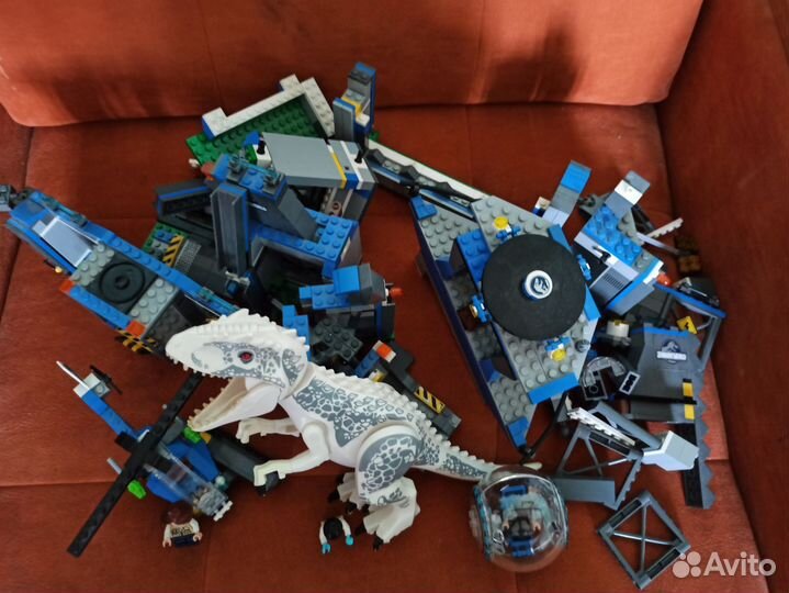 Lego jurassic world Побег индоминуса 75919