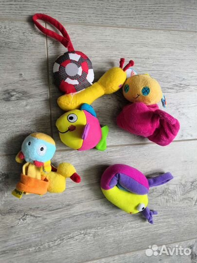 Развивающие игрушки, погремушки, коврик 0+