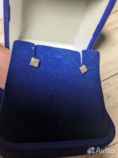 Золотые серьги с бриллиантами
