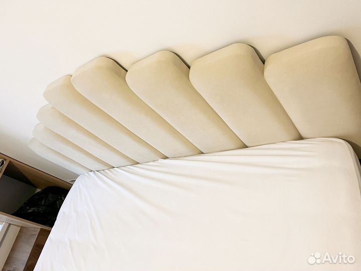 Кровать двухспальная с подьемным механизмом