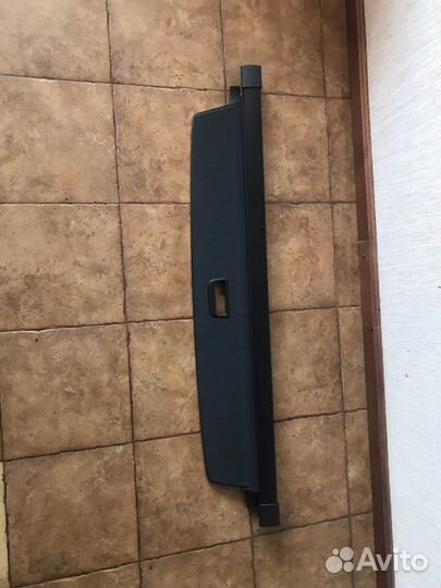 Здняя шторка багажника