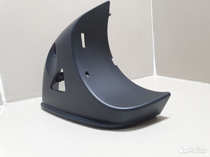 Нижняя накладка правого зеркала Skoda Kodiaq